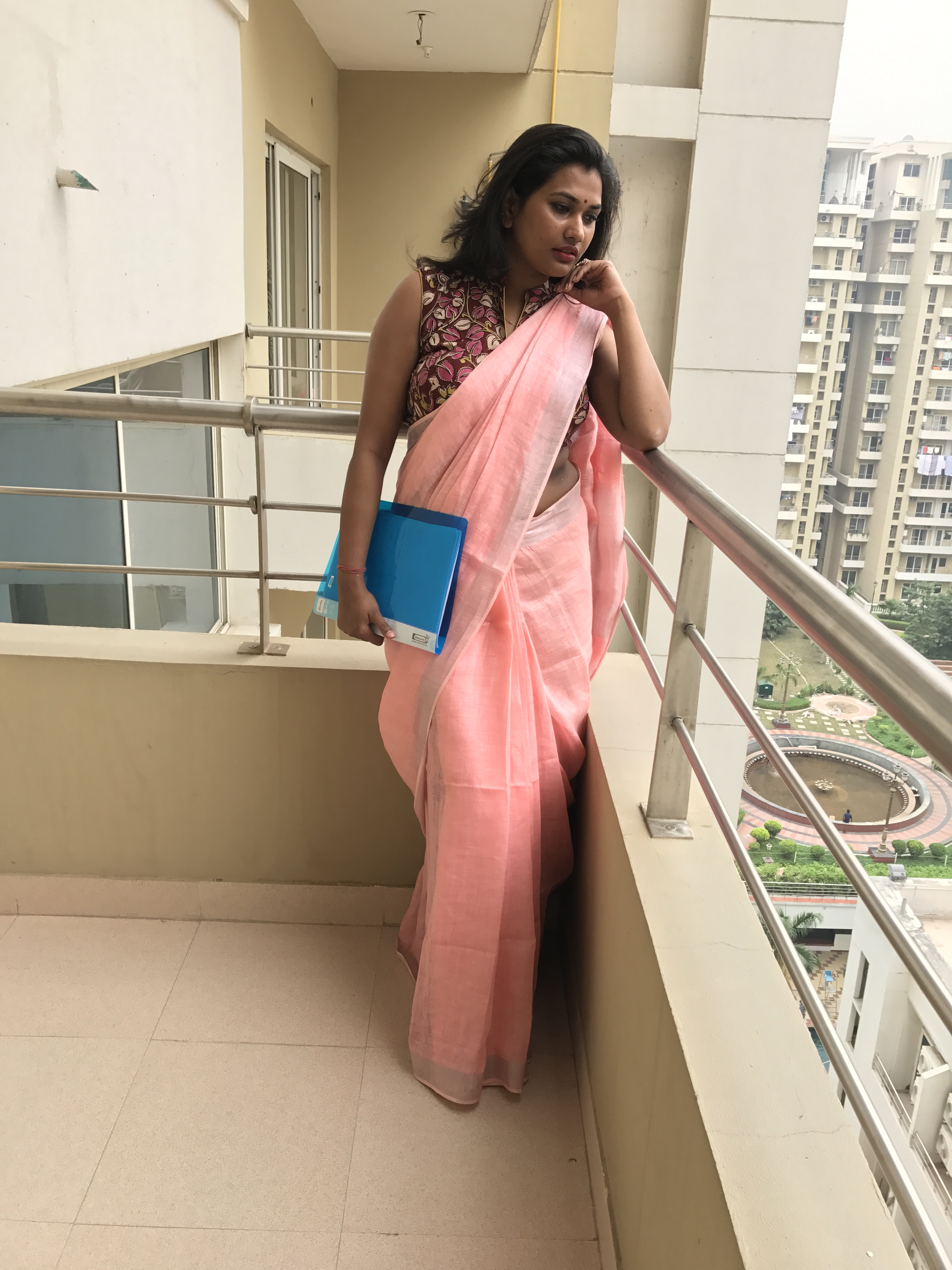 saree look for office